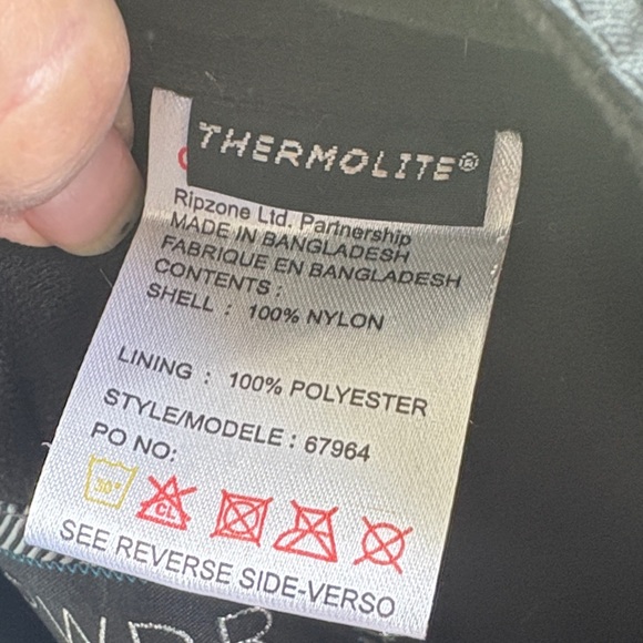 Powder Room - Picture 9 of 11